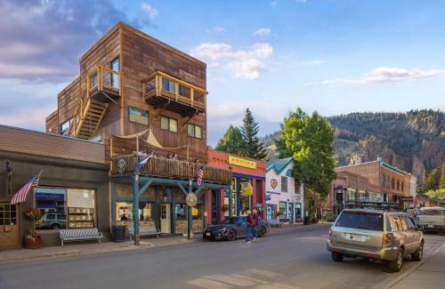 Creede Apartment | OMI Studio