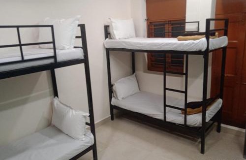 Goregaon West House | Omkar Galaxy Executive Guest House & AC Dormitory Nr Nesco Mumbai