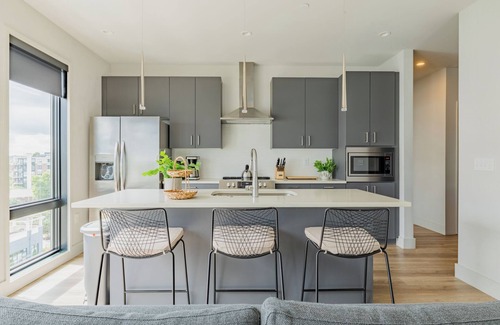 West End Condo | Omnia - Modern Luxe unit at The Odyssey!