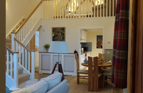 Ford House | On a private hill farm estate. Set in stunning scenery close to the coast.