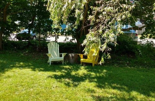 Mahone Bay Cottage | On a quiet, narrow Lane walking distance to all amenities