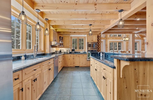Baysville House | On a quiet year-round easily accessible road makes for a peaceful drive in.