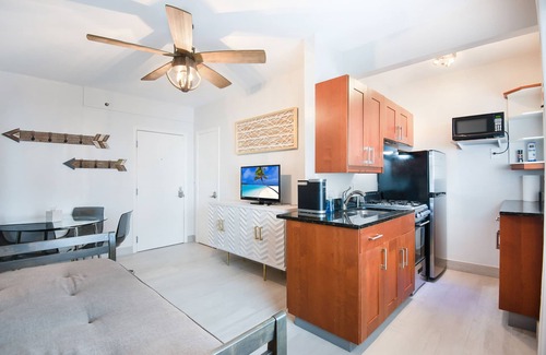 South of Fifth Condo | On Beach, 3rd/Ocean, Pool, FreeAccess to Esteban's