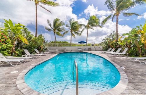 South of Fifth Condo | On Beach, 3rd/Ocean, Pool, FreeAccess to Esteban's