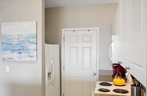 Frangista Beach Condo | On Beach Time @ Emerald Waters | Steps to Beach | FREE Fun Pass | Pool
