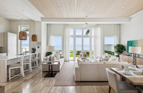 Nassau House | On Beach Time |Lux Villa|Oceanfront|Heated Pool
