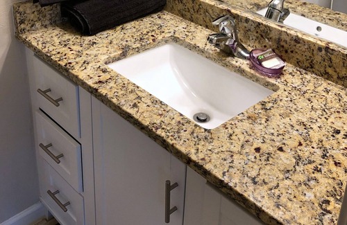 Peter Howell House | On bike path, close to Reid Park and U of AZ. Fenced backyard.