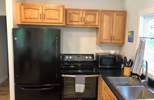 South Haven Cottage | On Black River and Kal-Haven Trail- bike or walk to downtown, kayak to Lake Mich
