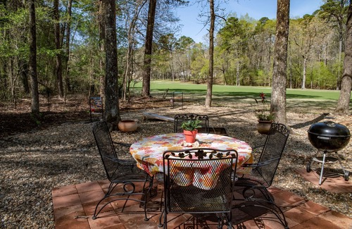 Hot Springs Village House | On cortez golf course 13th fairway yard games, tranquil outdoor living