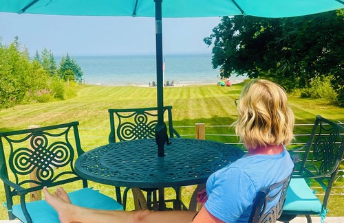 Cheboygan Cabin | On Lake Huron: 10 mins. from Mackinaw City, Hot Tub, Fireplaces, Jacuzzi