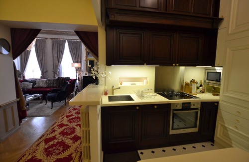 Quartier du Port Apartment | ON MONACO HARBOR, ELEGANT BAROCQUE APARTMENT
