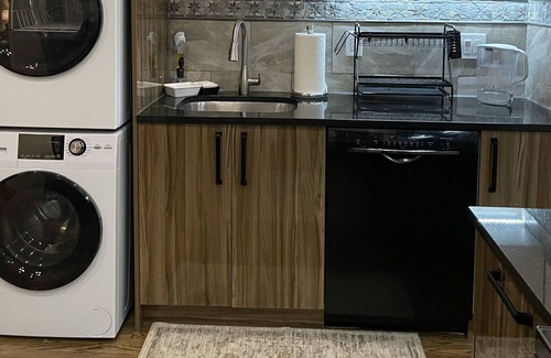 Watertown Apartment | On Mount Auburn st … 2 miles from Harvard Sq.. on bus line