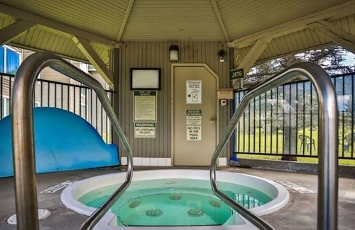 East Kootenay Condo | On mountain 2 bedroom 2 bathroom condo, access to hot tub and sauna