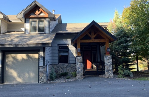 Windham House | ON MTN!Welcome to our Windham MTN Escape! AVAILABLE for 2025 season Dec-Mar