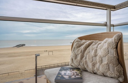 Knokke-Heist Apartment | On seawall located 3 bedroom apartment on 3rd floor