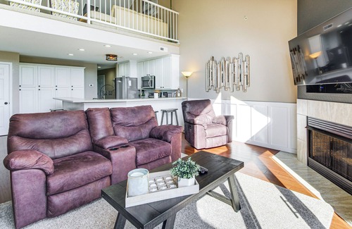 Camdenton Condo | On-Site Lake of the Ozarks Access: Camdenton Condo