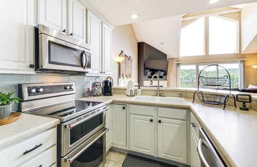 Camdenton Condo | On-Site Lake of the Ozarks Access: Camdenton Condo