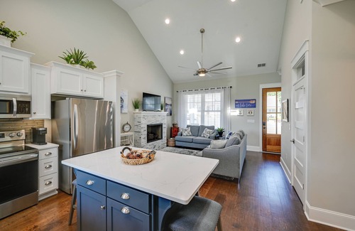 Greenwood Cottage | On-Site Lake w/Boat Ramp: Greenwood Retreat!