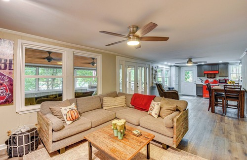 Reed Creek Cottage | On-Site River Access: Hartwell Getaway w/Deck!