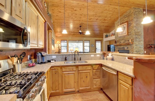 Show Low House | On-Site Trails & Deck: Show Low Cabin!