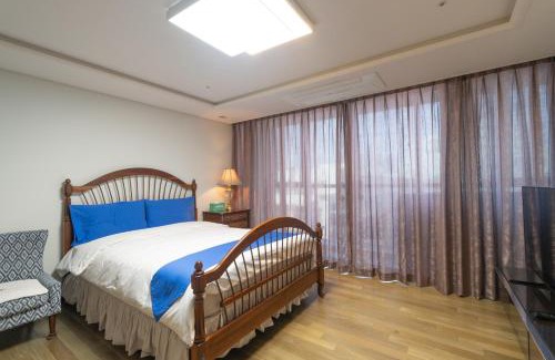 Haeundae Apartment | On the Beach for big family & Bexco