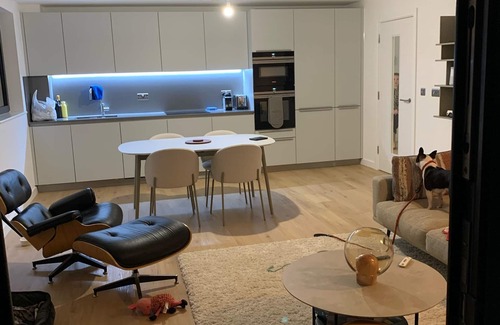 Ramsgate Apartment | On the Beach! Gorgeous designer apartment with stunning sea views