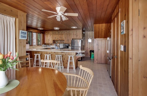 Leland House | On the Beach right in the heart of Leland!