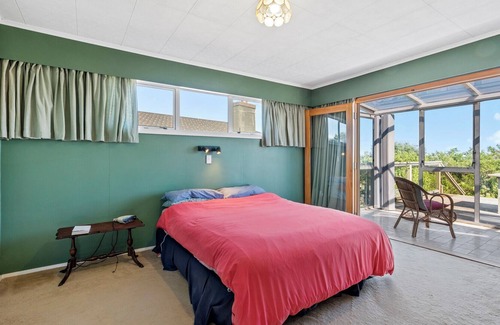 Te Horo Beach House | On The Beach - Te Horo Holiday Home
