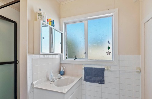 Te Horo Beach House | On The Beach - Te Horo Holiday Home