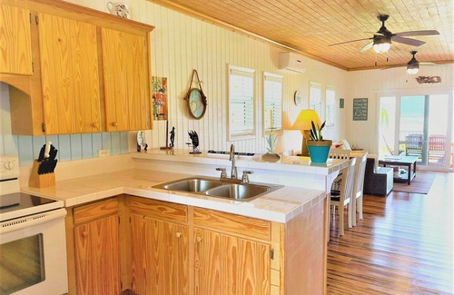 Spanish Wells Cottage | ON THE BEACH w/Kayaks, Paddleboard, Amazing Beach Views throughout