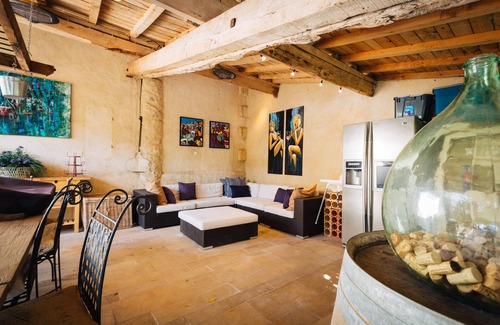 Saint-Seurin-de-Prats House | On the Dordogne, feet in the water