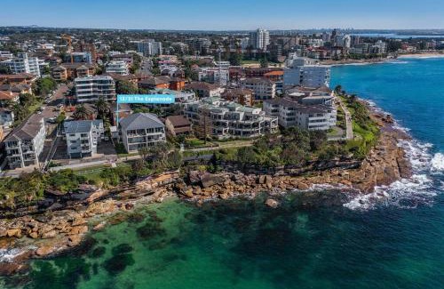Cronulla Apartment | On The Esplanade - Close to beach & Cronulla mall with Aircon
