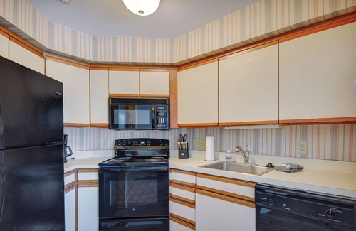 St. Simons Island Condo | On the Golf Course in Sea Palms