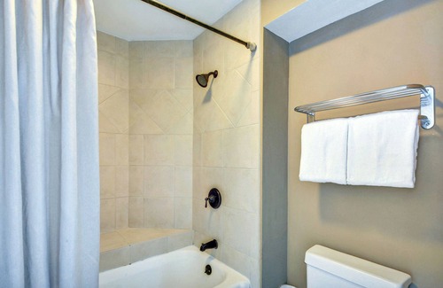 St. Simons Island Condo | On the Golf Course In Sea Palms with great views of course and lagoon!