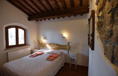 Rosignano Marittimo Hotel | On the hill in Tuscany, overlooking the sea. For 2 to 4 people