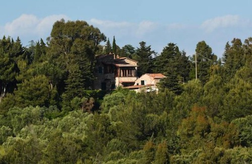 Rosignano Marittimo Hotel | On the hill in Tuscany, overlooking the sea. For 2 to 4 people