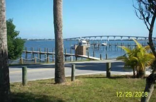 Jensen Beach Cottage | On the Indian River Intercoastal