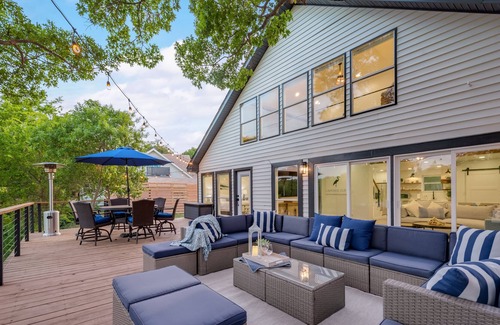 White Settlement House | On the Lake!!! Lakeside Cliff offers elegance with tons of space inside and out.