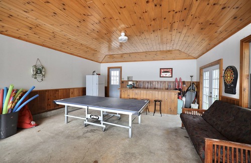Lake Tomahawk House | On the Minocqua Chain! Pet Friendly! 5 Bedroom! August Dates Open!