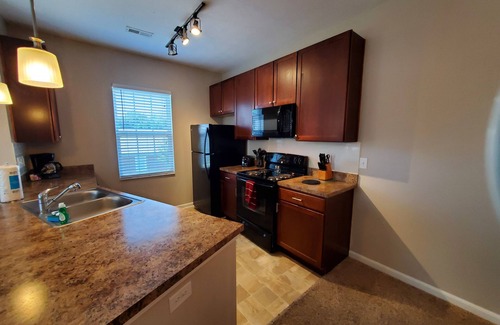 Summit Station Apartment | On the New Albany/Gahanna border! Large 2 bedrooms with 2 full baths on the 2nd