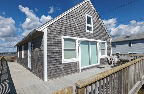 Charlestown Cottage | On the ocean, 3-bedroom cottage in Charlestown, RI