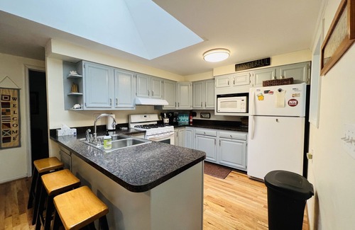 Colonial Beach House | On The Point, Spacious Home ! You will Love the Sunroom, The Decor and Location!