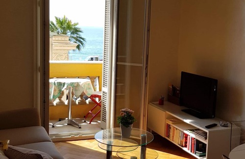 Fabron Apartment | On the Promenade Des Anglais, beautiful building from 19th