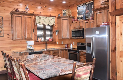 Sevierville Cabin | ✨On the River, Play in Tunnels or Relax in the Swim Spa✨