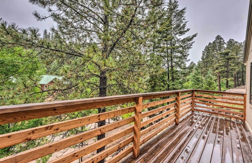 Cloudcroft House | On the Rocks - A Modern Home w/Decks & Views