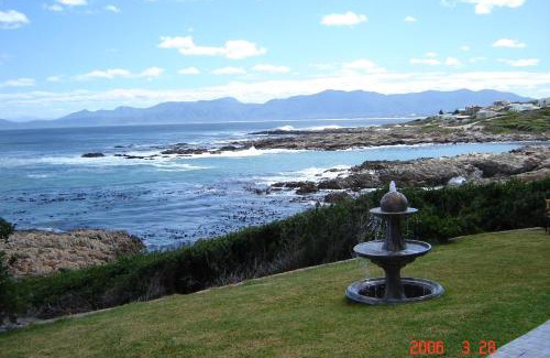 De Kelders Bed & Breakfast | On the Rocks Guesthouse