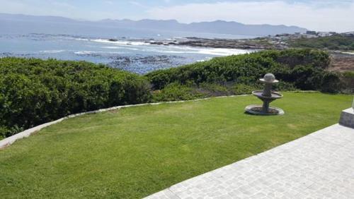 De Kelders Bed & Breakfast | On the Rocks Guesthouse
