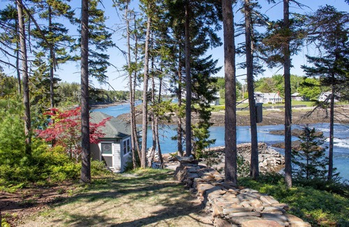 Mid-Coast and Islands Cottage | On the Rocks - One-of-a-kind setting on the Reversing Falls of Basin Point!
