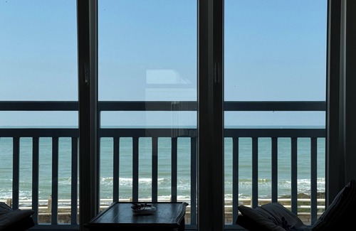 Ambleteuse Apartment | On the sea wall, FACING THE SEA, EXCEPTIONAL VIEW! VILLA BEAU SÉJOUR welcomes you