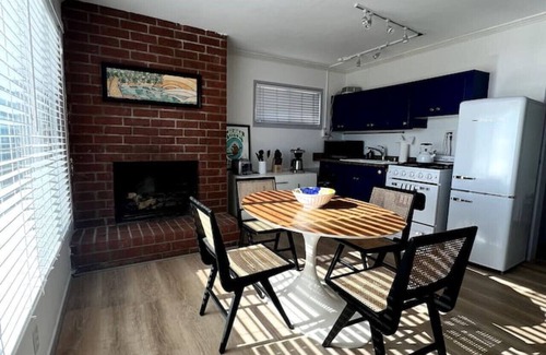 The Strand Apartment | On The Strand w/parking!